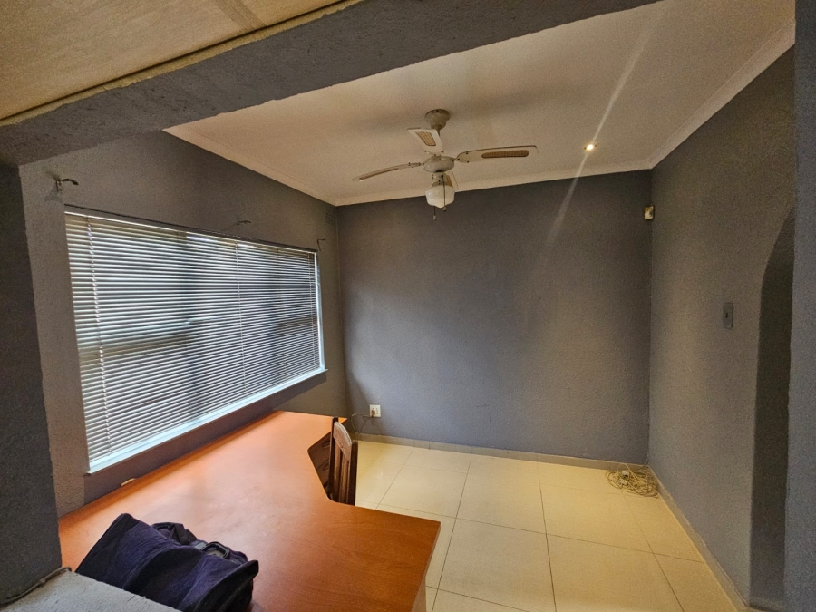 To Let 3 Bedroom Property for Rent in Morgenster Western Cape